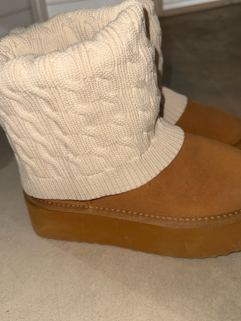 Cozy Knit-Cuff Platform Slippers in Cream and Tan